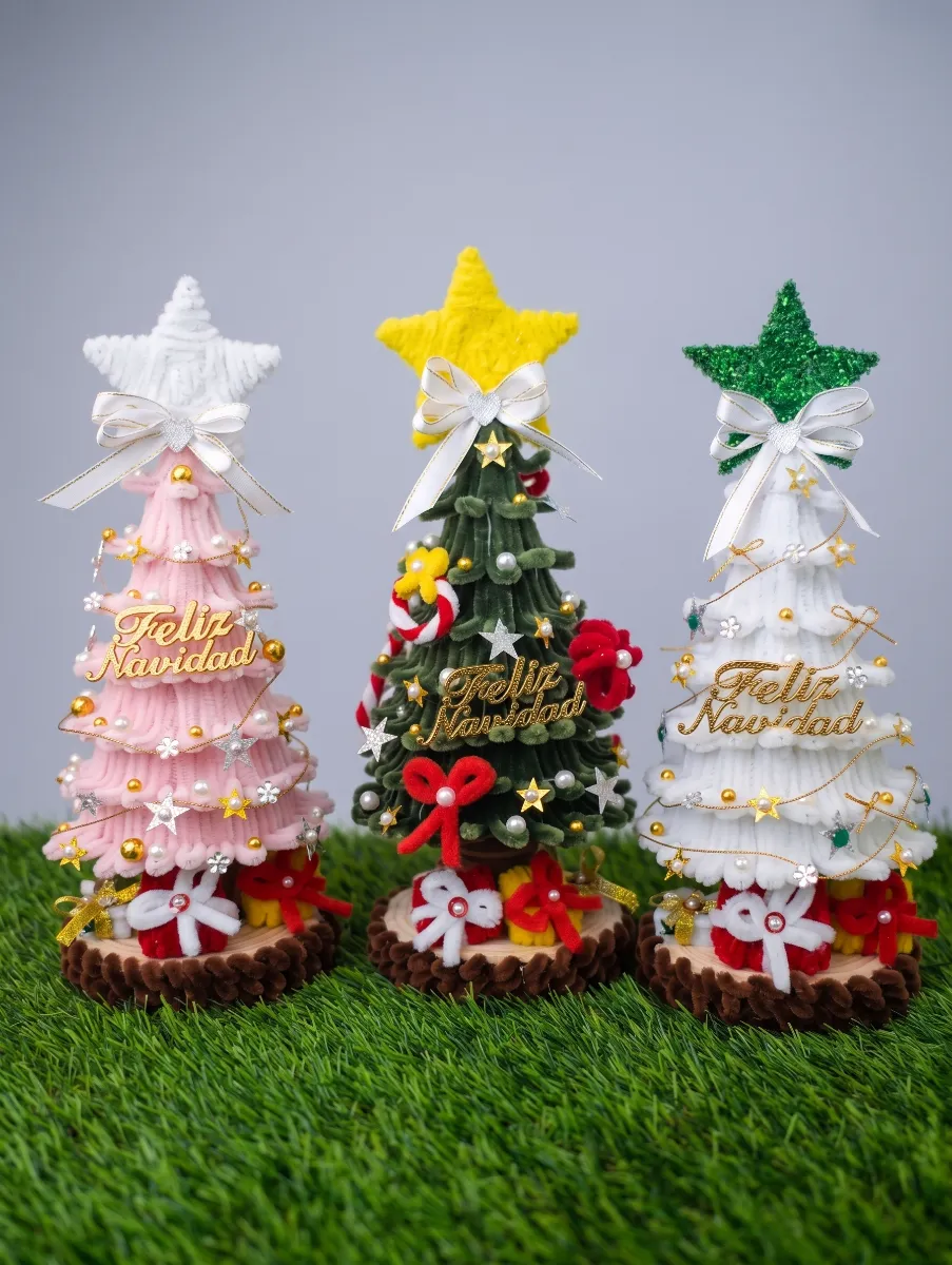 Árbol de Navidad Artesanal de Limpiapipas